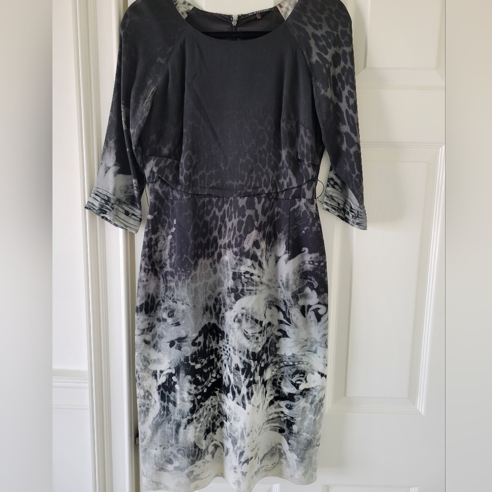 Elie Tahari, Black Green and White Print Dress, Size 6 100% Silk